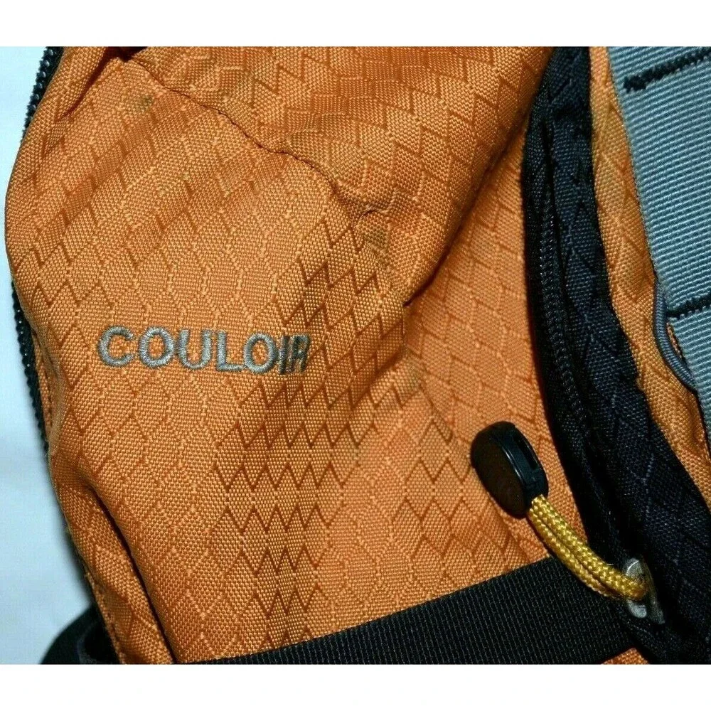 Jansport  Couloir Sturdy Nylon Backpack Gold Black Lots Storage Hiking Camping